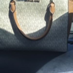Micheal kors purse